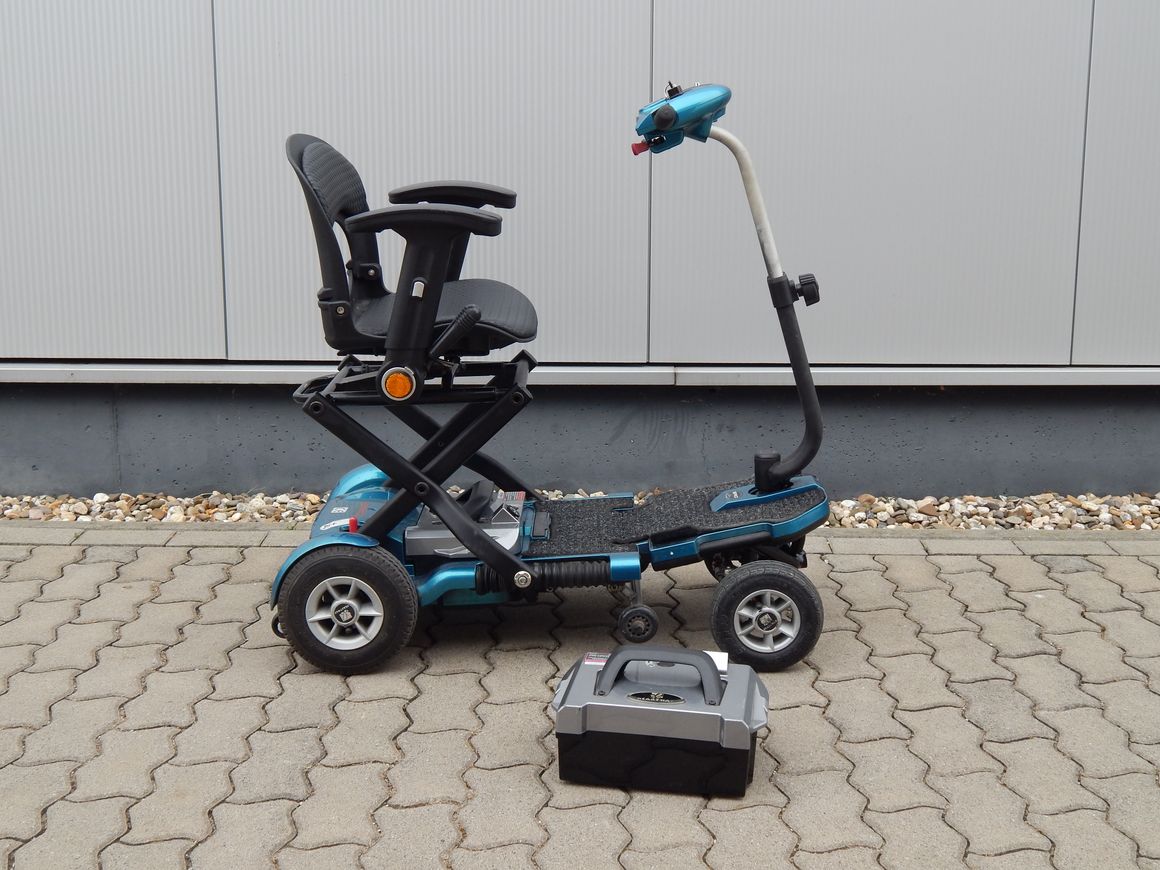 Brio S19 F2 blau Escooter Verkauf im Kundenauftrag